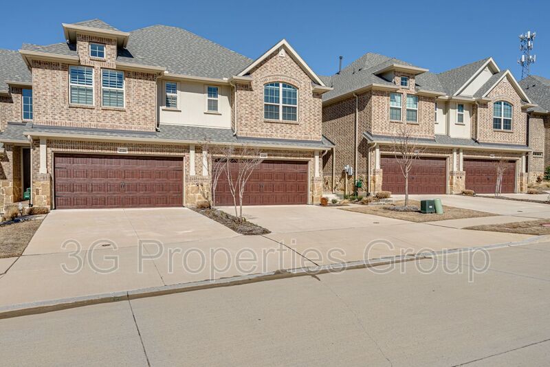 2725 Splendor Lane property image