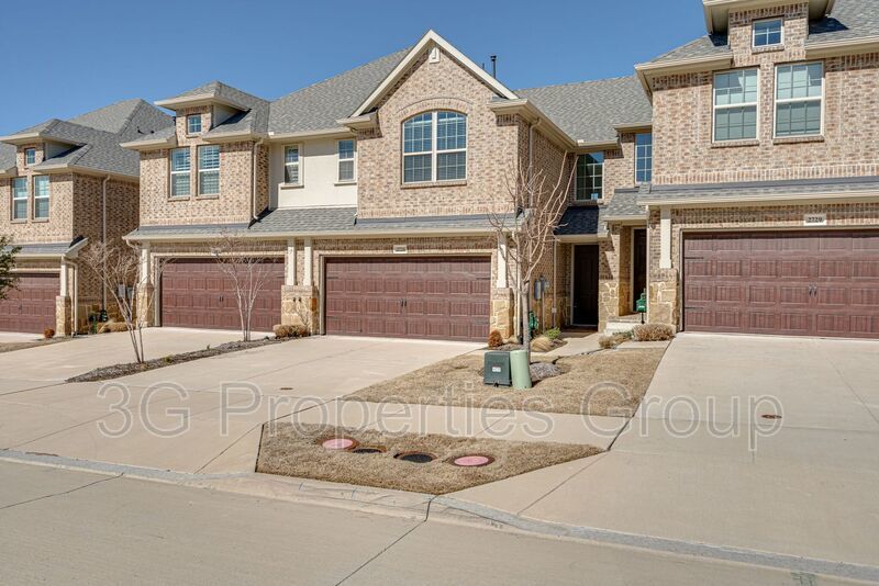 2725 Splendor Lane property image