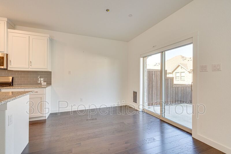 2725 Splendor Lane property image