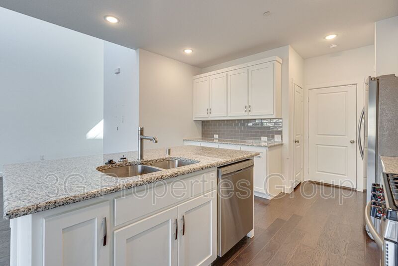 2725 Splendor Lane property image