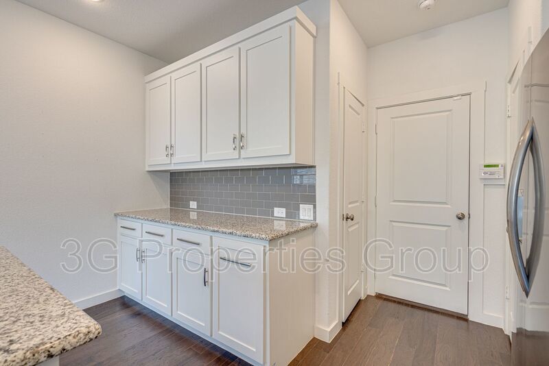 2725 Splendor Lane property image