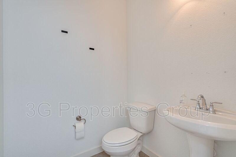 2725 Splendor Lane property image