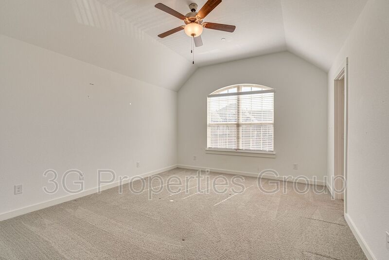 2725 Splendor Lane property image