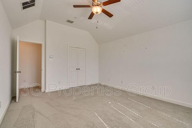 2725 Splendor Lane property image