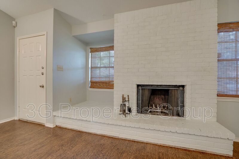 2829 London Lane property image