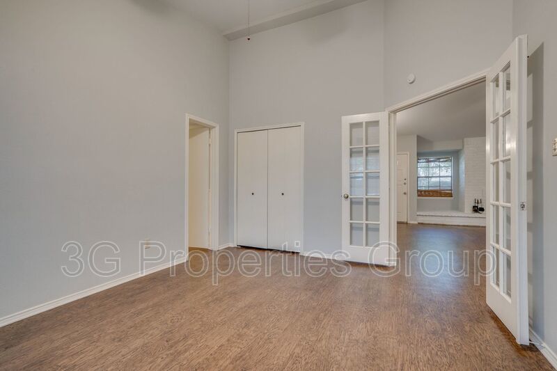 2829 London Lane property image