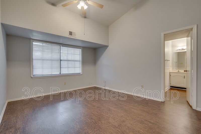 2829 London Lane property image