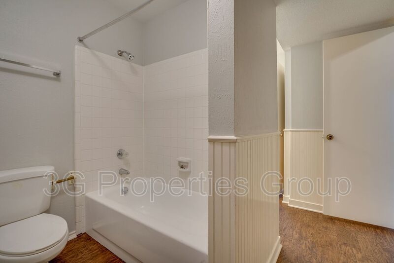2829 London Lane property image