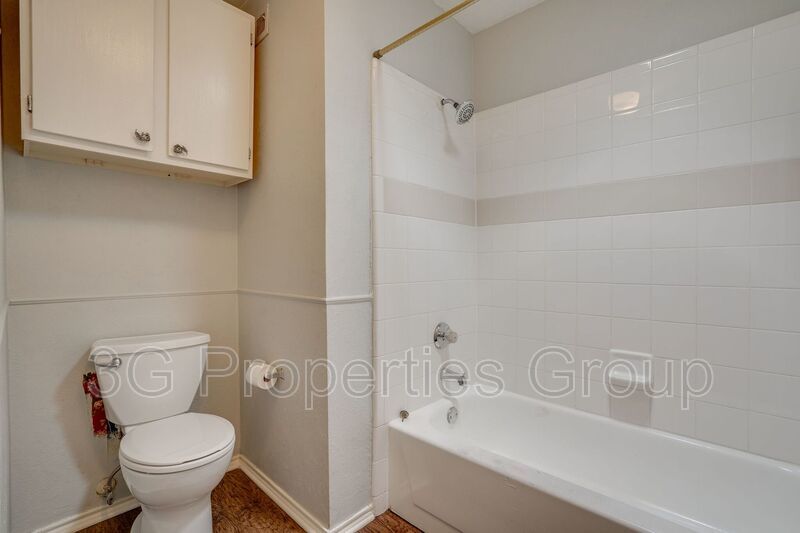 2829 London Lane property image