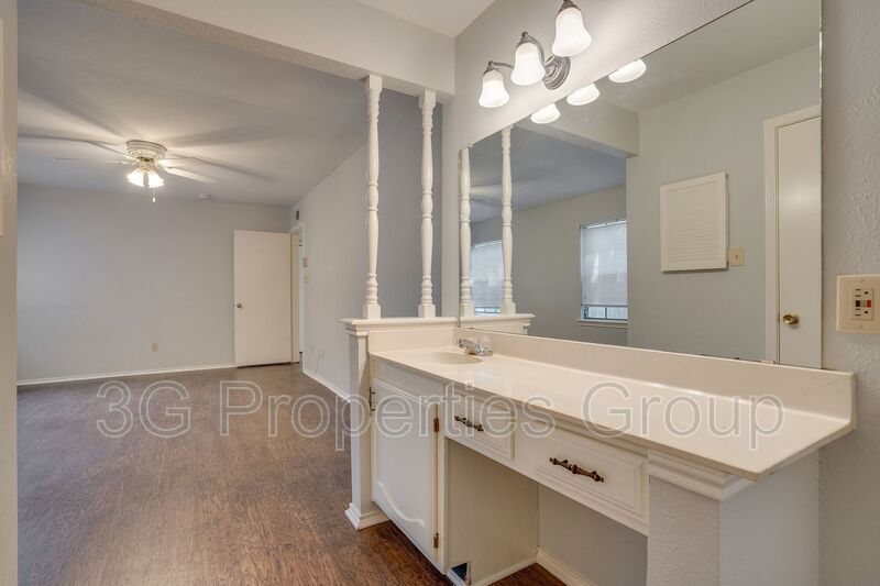 2829 London Lane property image