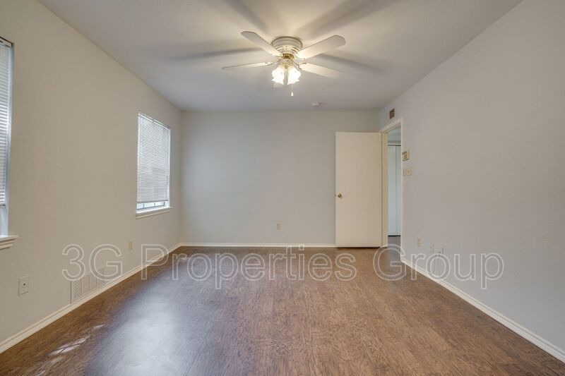 2829 London Lane property image