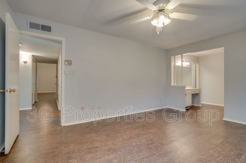 2829 London Lane property image