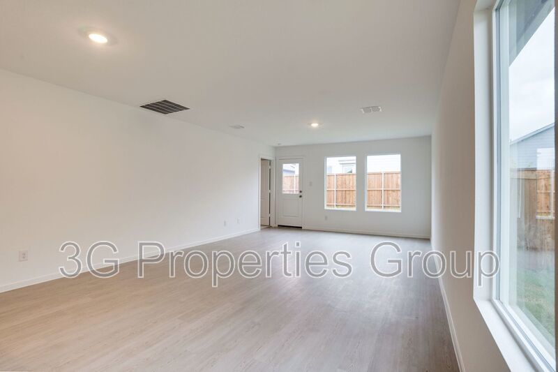 3021 Burmese St. property image