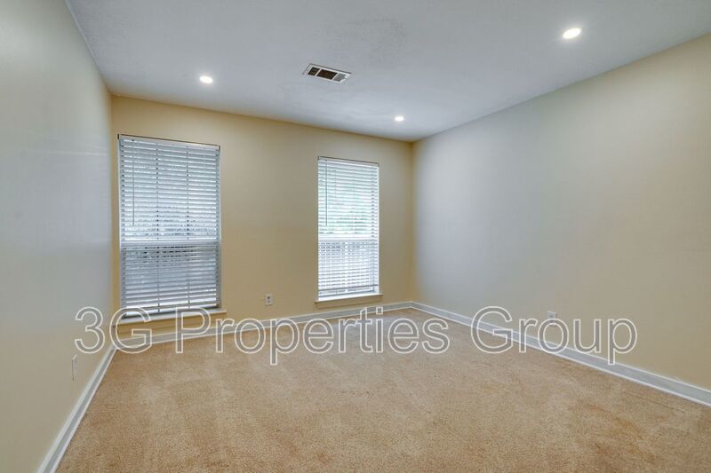 3937 Valley View Lane property image