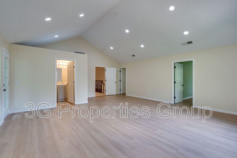 3937 Valley View Lane property image