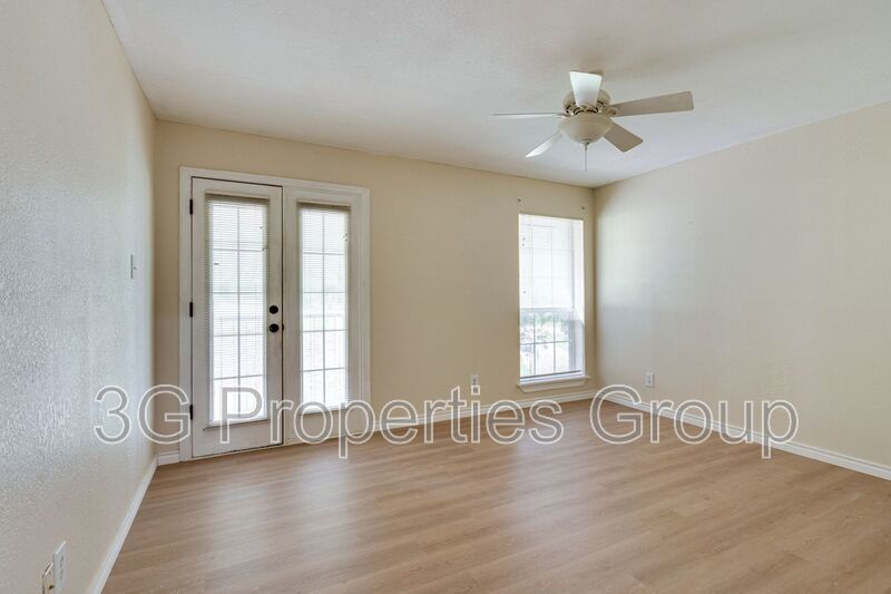 3937 Valley View Lane property image