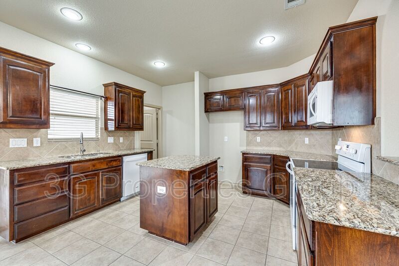 1445 Elkford Ln property image