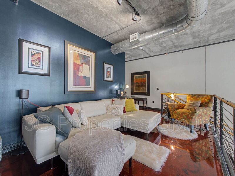 1999 Mckinney Ave property image