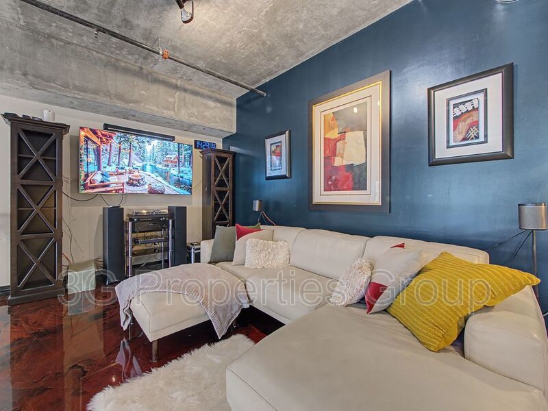 1999 Mckinney Ave property image