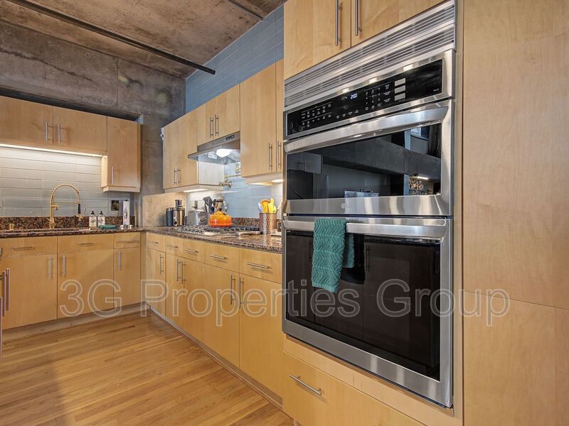 1999 Mckinney Ave property image