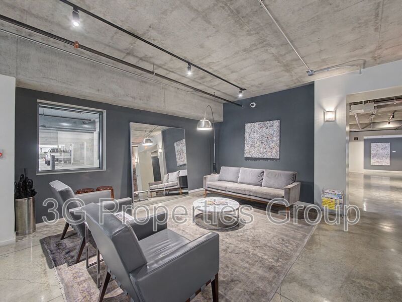 1999 Mckinney Ave property image