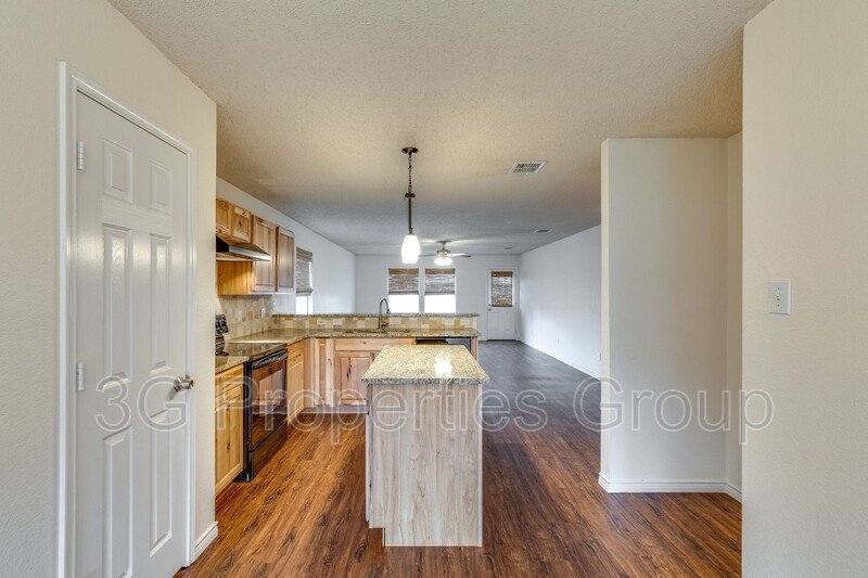 1561 Knottingham Drive property image