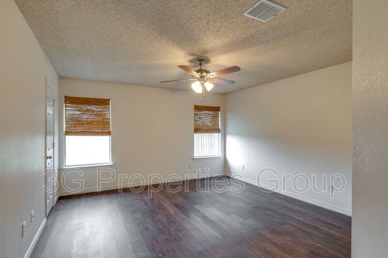 1561 Knottingham Drive property image