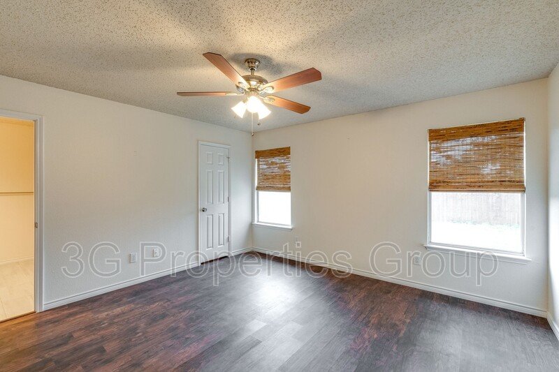 1561 Knottingham Drive property image