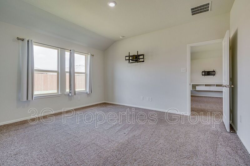 16424 Milwaukee Street property image