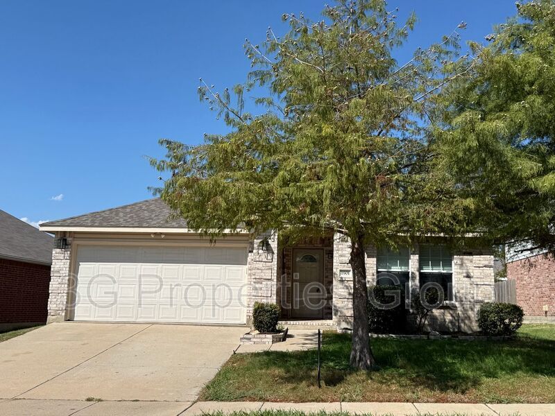 1901 Foxfield Way property image