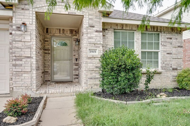 1901 Foxfield Way property image