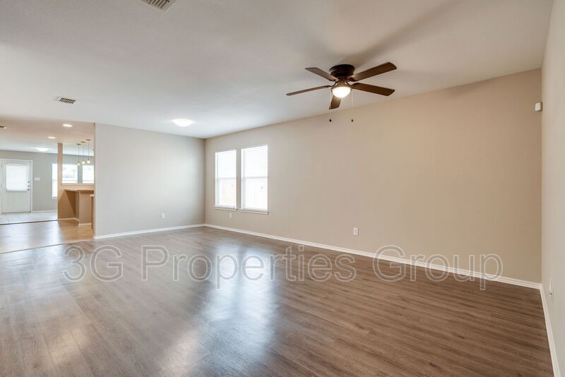 1901 Foxfield Way property image
