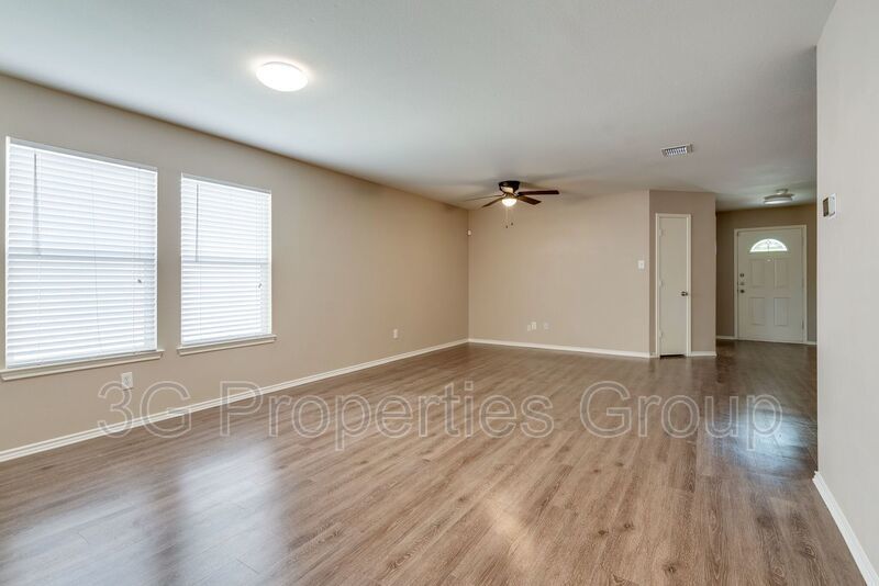 1901 Foxfield Way property image