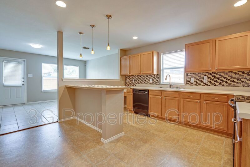 1901 Foxfield Way property image