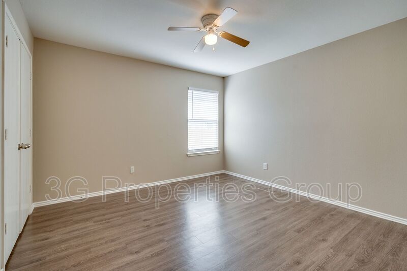 1901 Foxfield Way property image