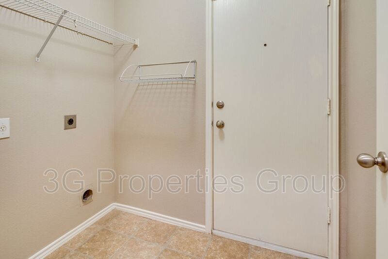 1901 Foxfield Way property image