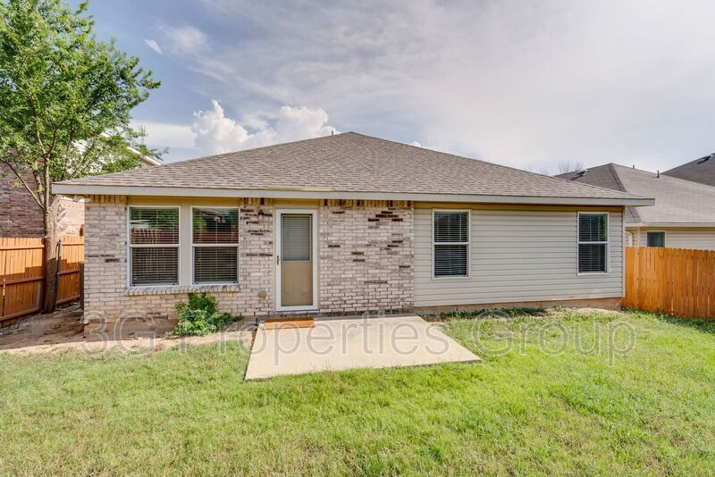 1901 Foxfield Way property image