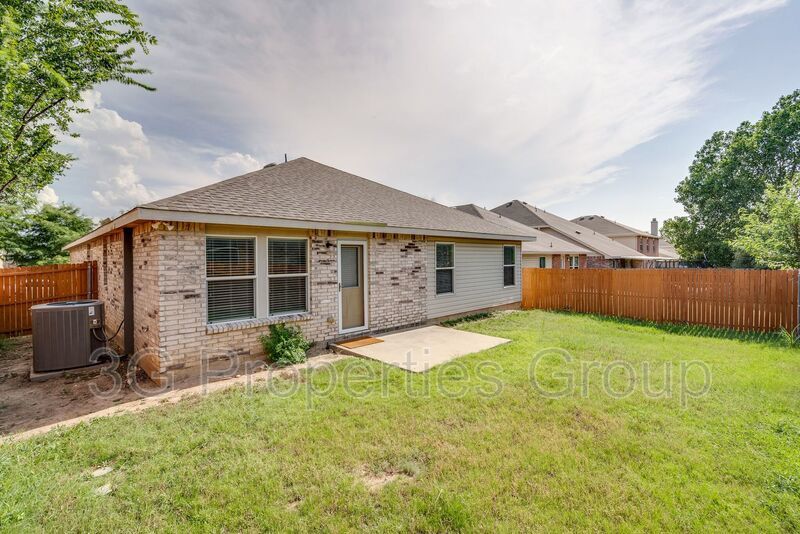 1901 Foxfield Way property image