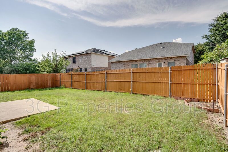 1901 Foxfield Way property image