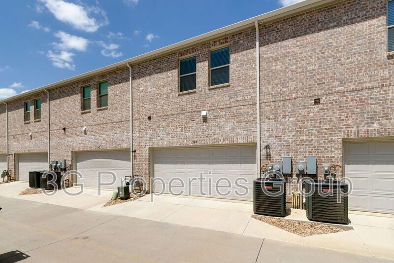 344 Almanor St property image